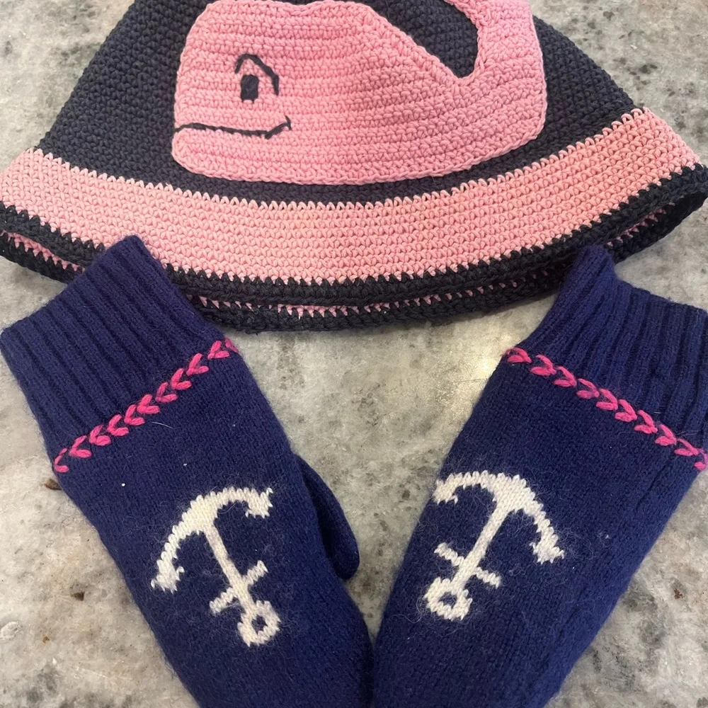 Vineyard Vines Pink and Navy Whale Hat and Mittens - Picture 1 of 7